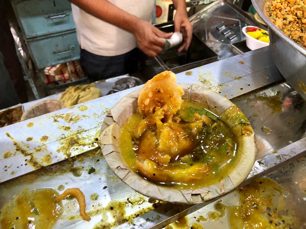 From Street Food Cart to Luxury Farmhouse: ‘Nana’ Accused in Alleged ₹8 Crore Investment Fraud